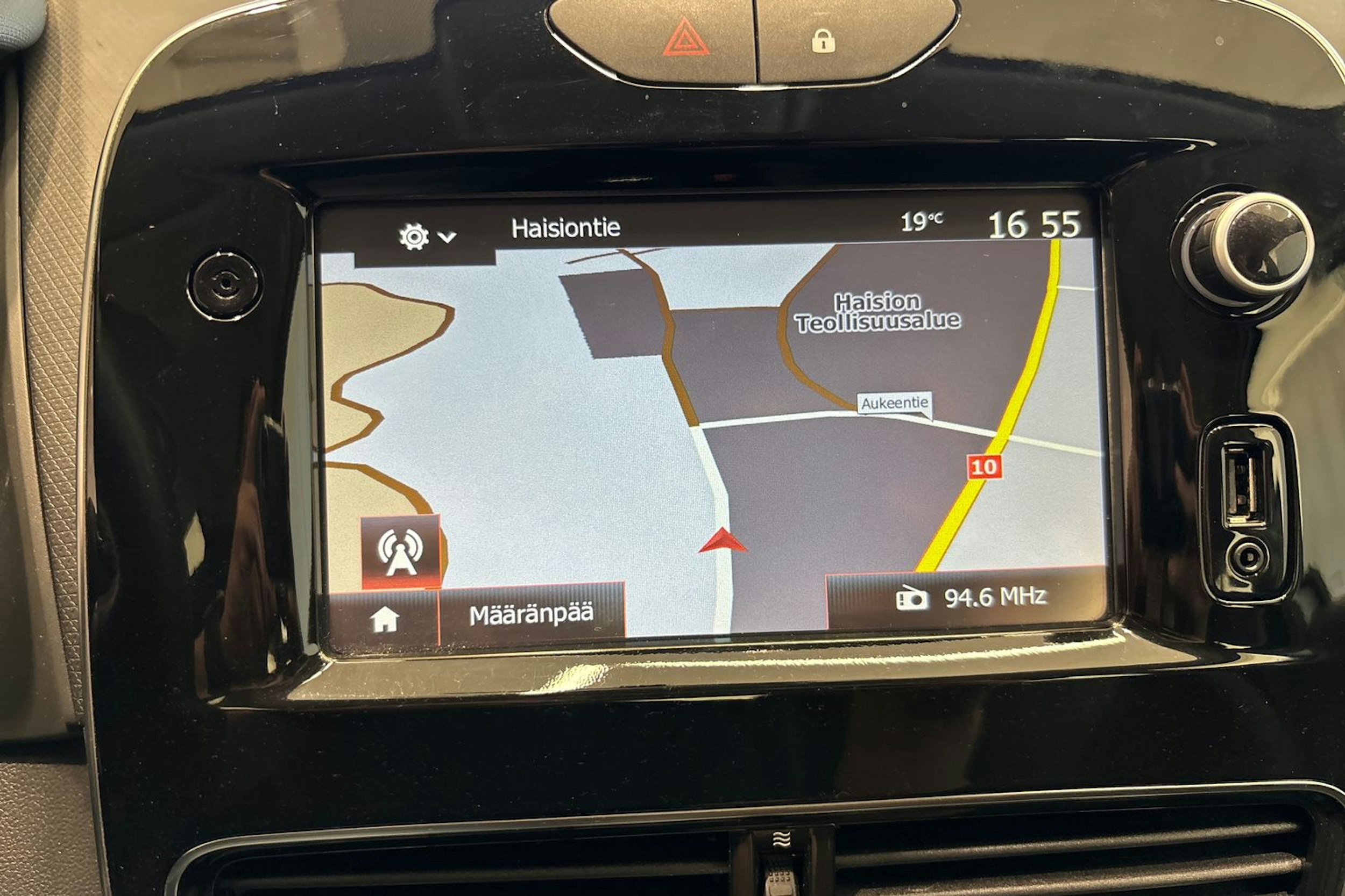 Valkoinen Renault CLIO 2017 kuva 18.