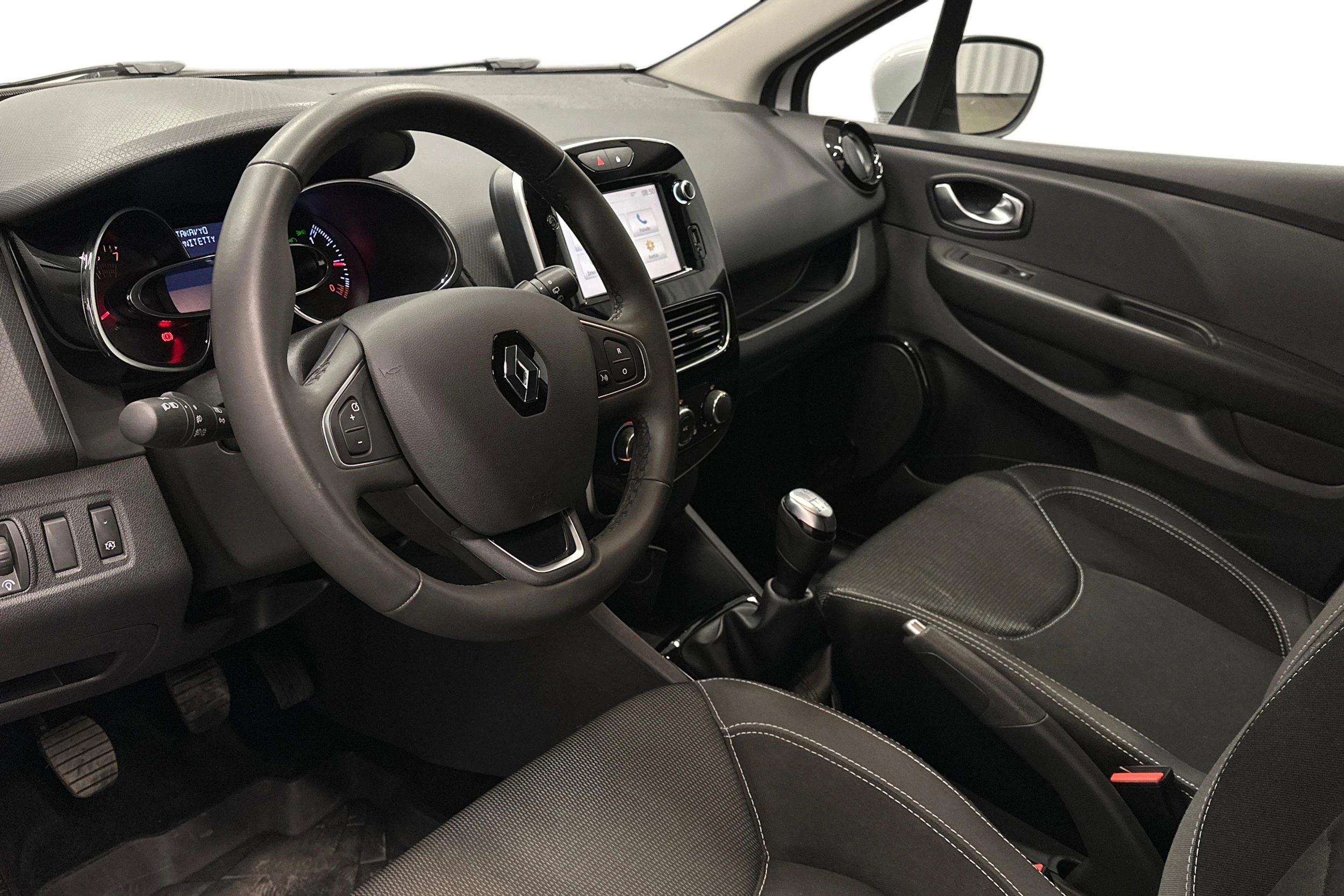 valkoinen Renault Clio 2018 kuva 8.