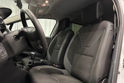 valkoinen Renault Clio 2018 kuva 17.