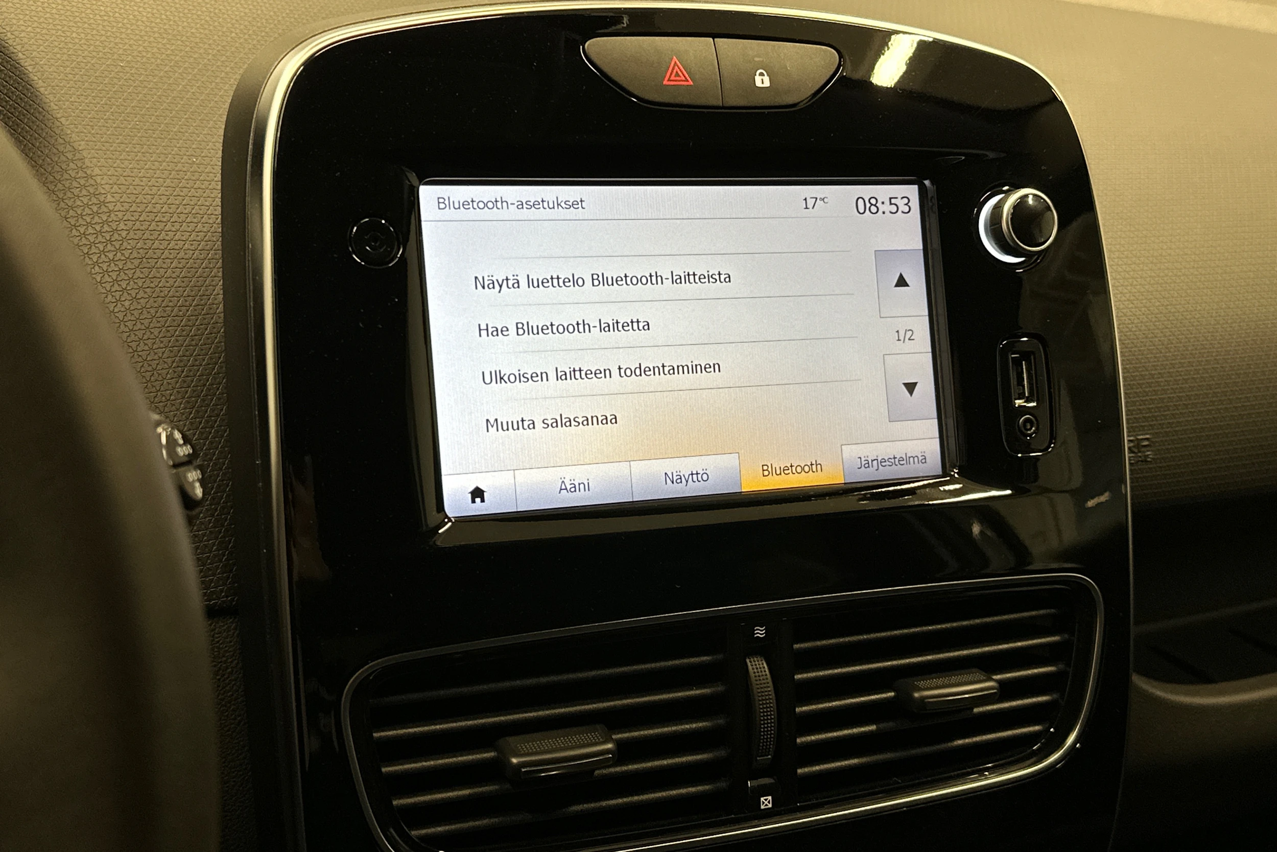 valkoinen Renault Clio 2018 kuva 26.