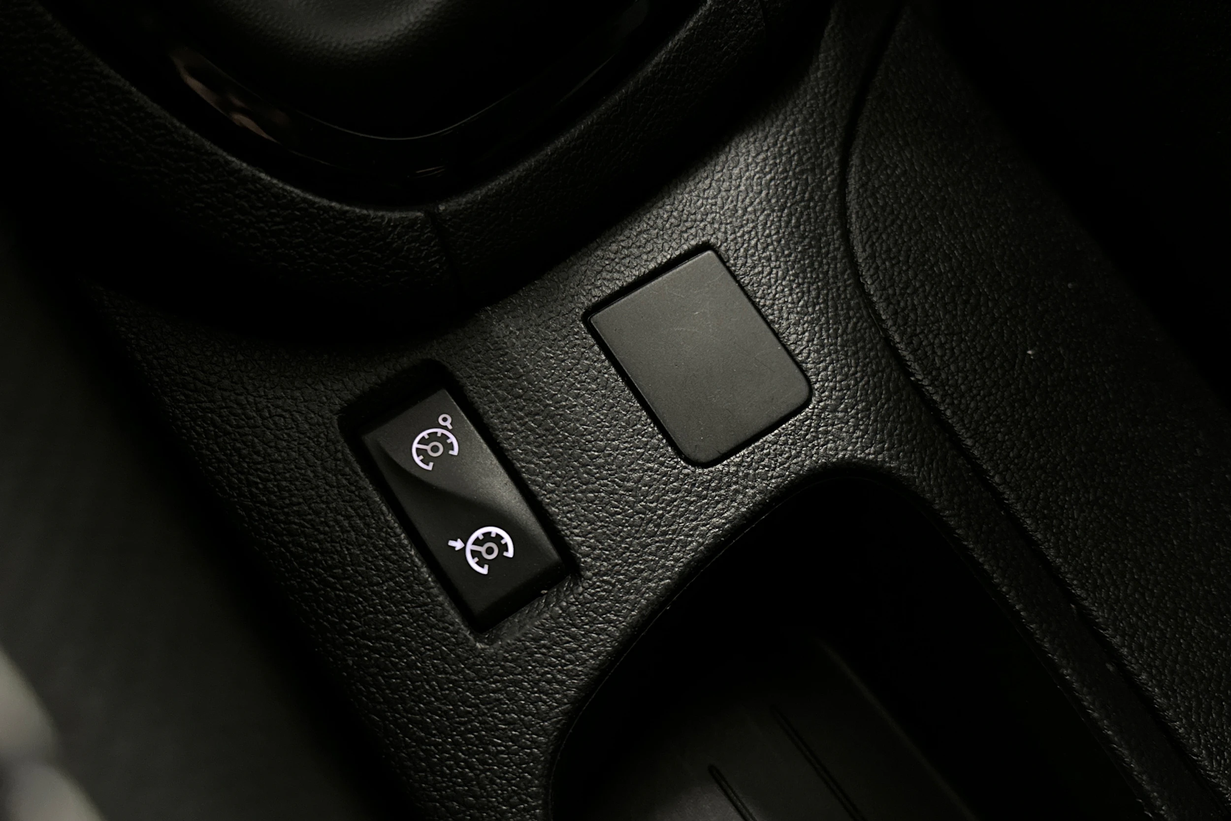 valkoinen Renault Clio 2018 kuva 28.