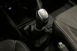 valkoinen Renault Clio 2018 kuva 29.
