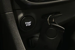 valkoinen Renault Clio 2018 kuva 30.
