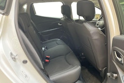 valkoinen Renault Clio 2018 kuva 10.