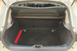 valkoinen Renault Clio 2018 kuva 13.