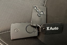 valkoinen Renault Clio 2018 kuva 18.