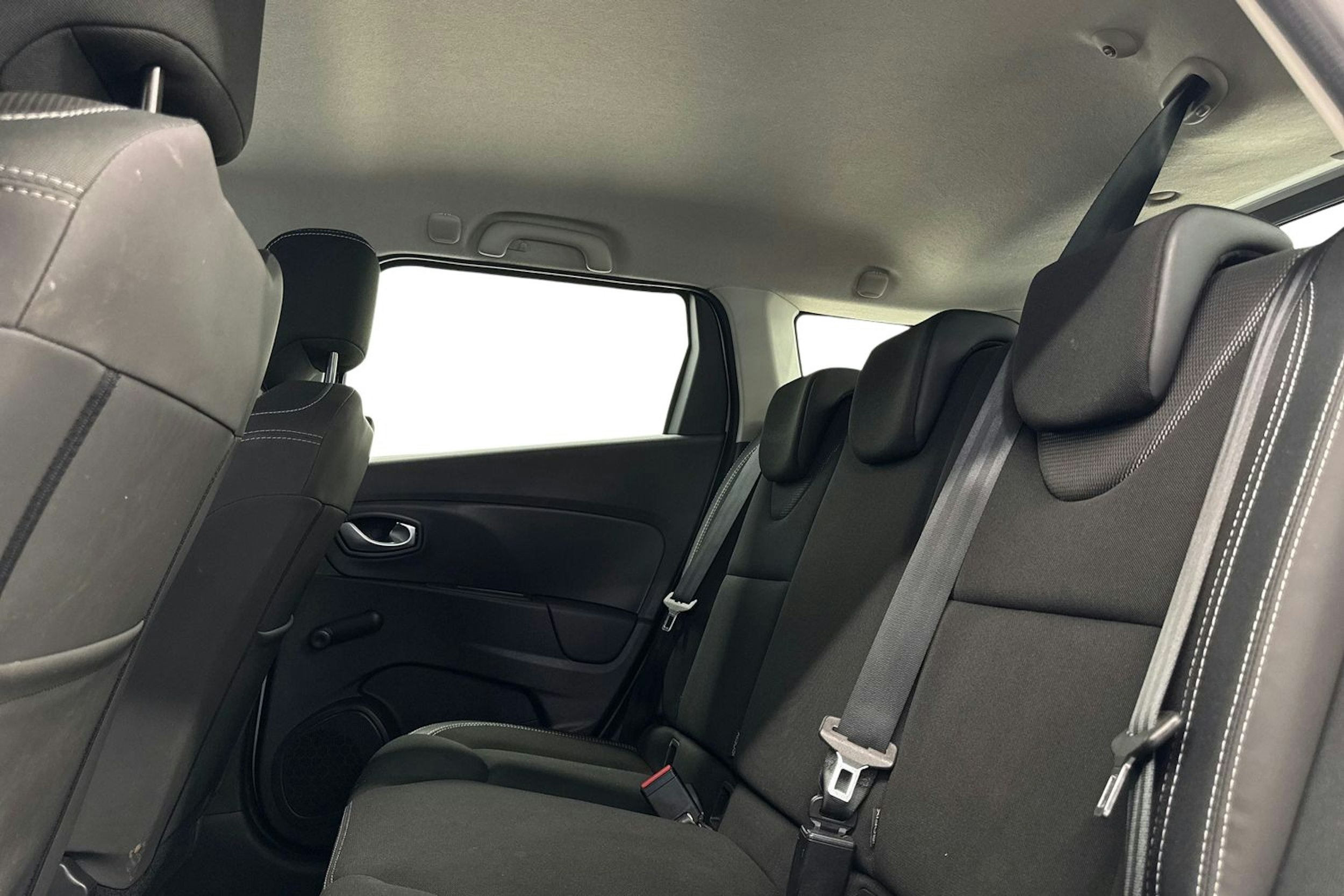harmaa Renault Clio 2018 kuva 10.
