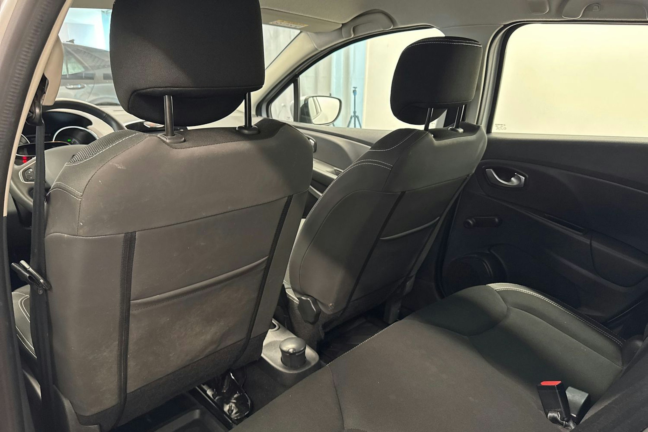 harmaa Renault Clio 2018 kuva 14.
