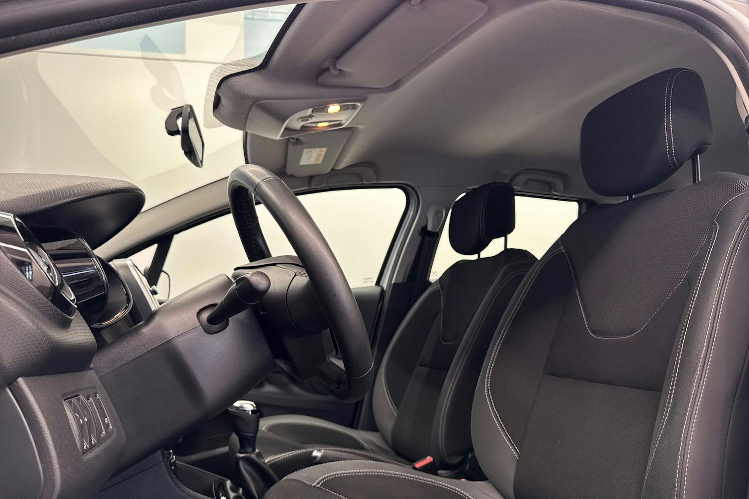 harmaa Renault Clio 2018 kuva 15.