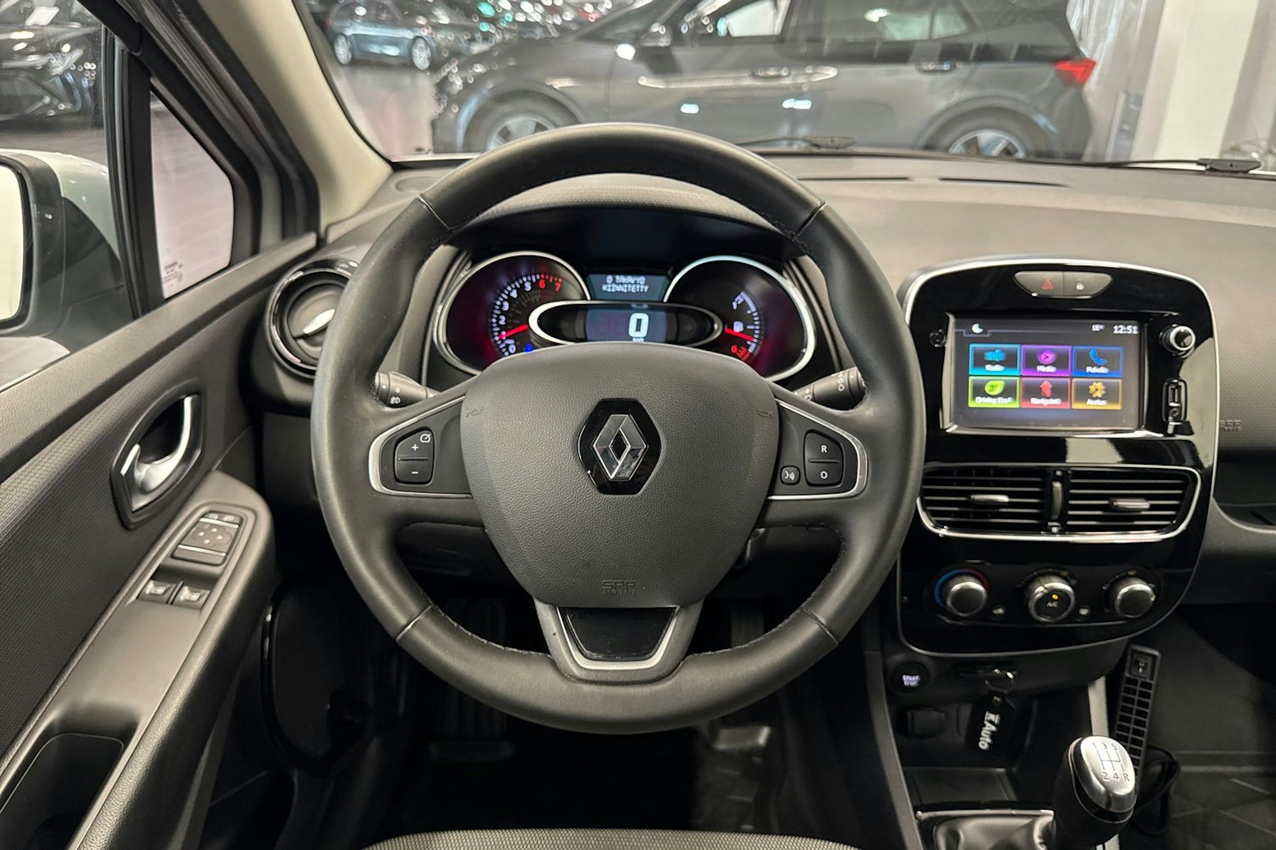 harmaa Renault Clio 2018 kuva 16.