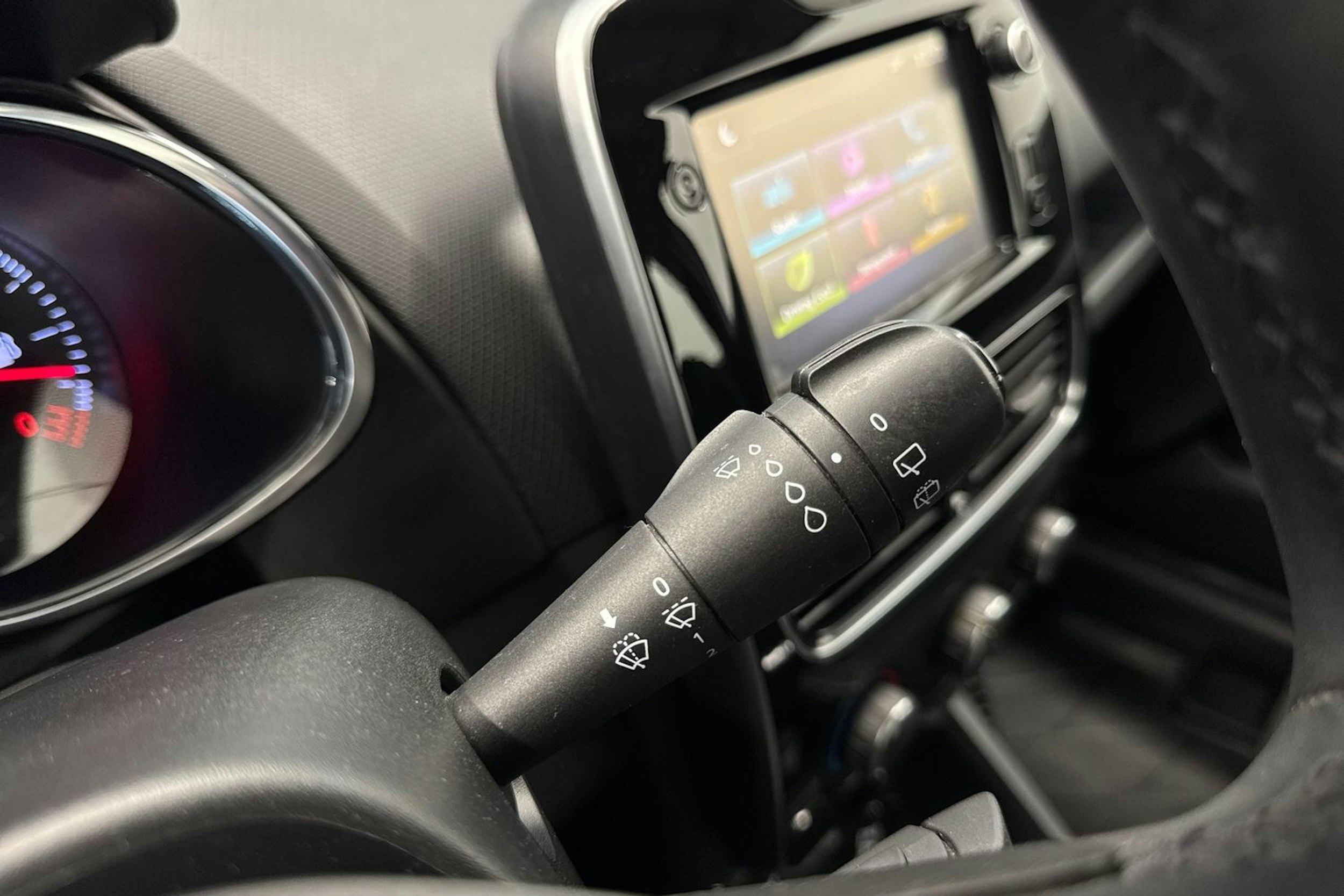 harmaa Renault Clio 2018 kuva 24.