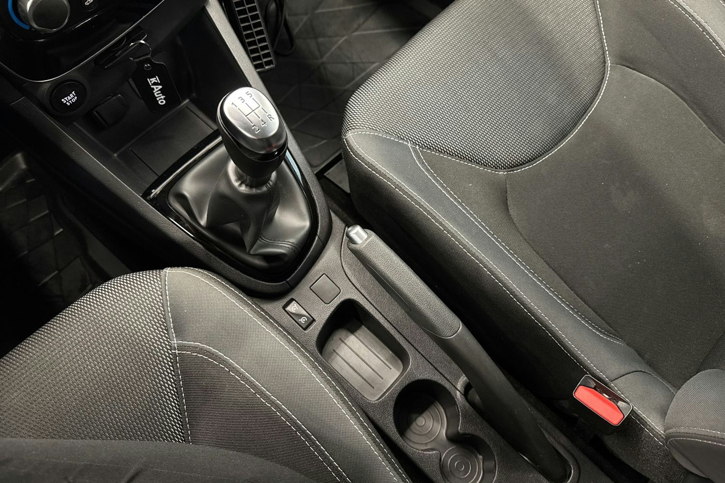 harmaa Renault Clio 2018 kuva 25.