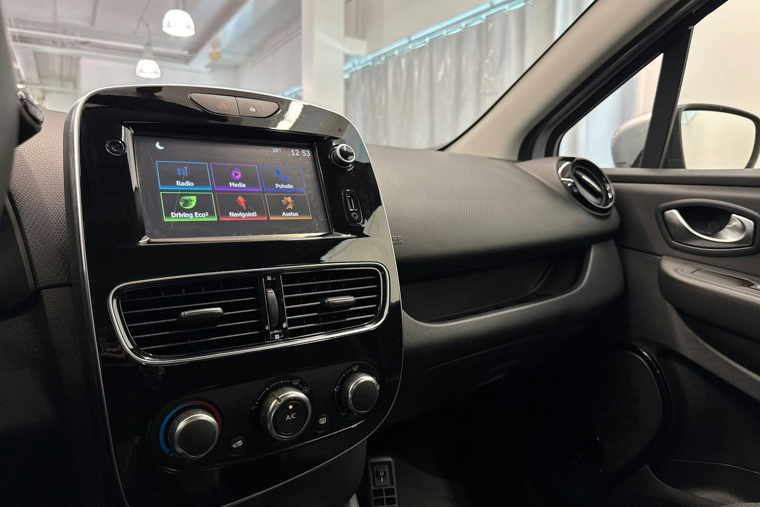 harmaa Renault Clio 2018 kuva 26.