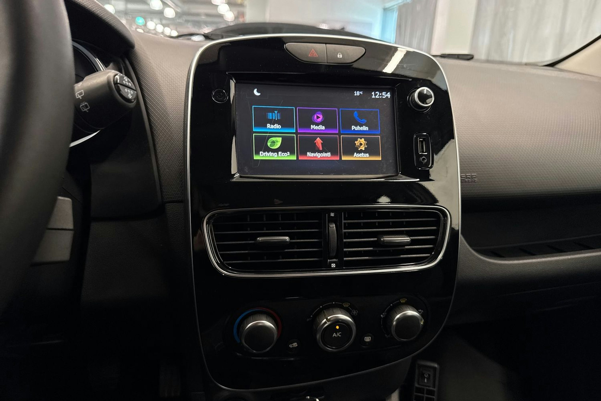 harmaa Renault Clio 2018 kuva 29.