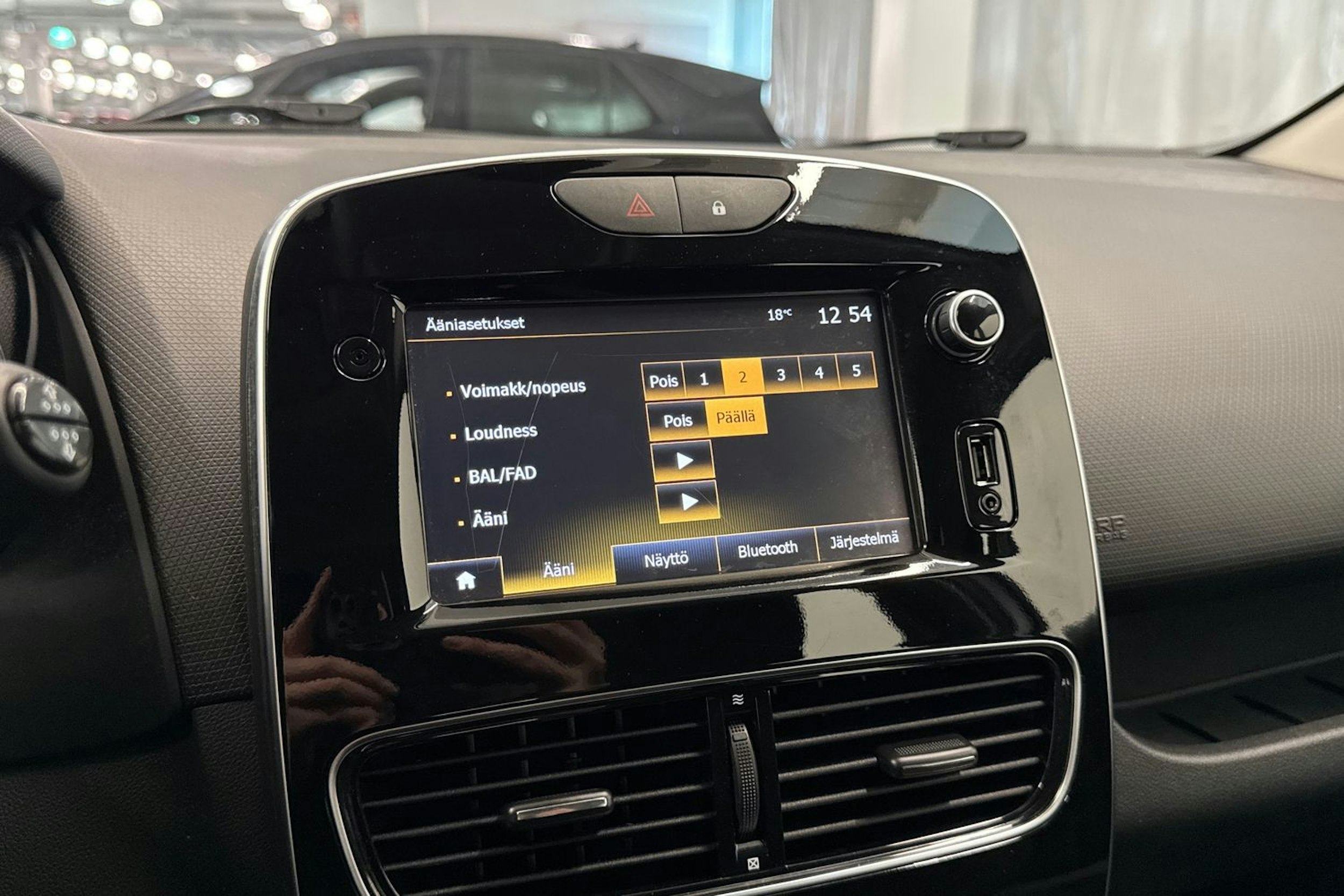 harmaa Renault Clio 2018 kuva 30.