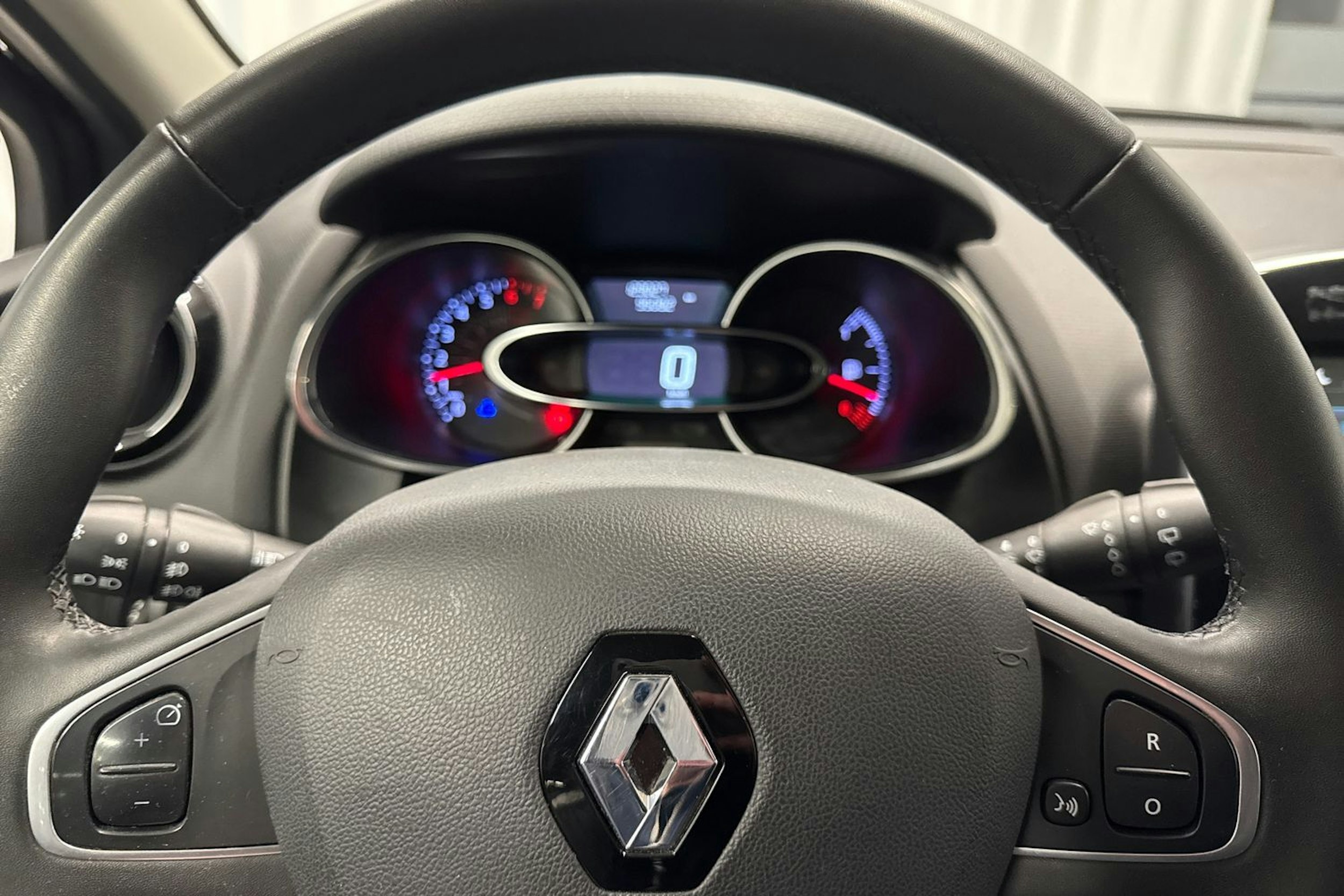 musta Renault Clio 2018 kuva 15.