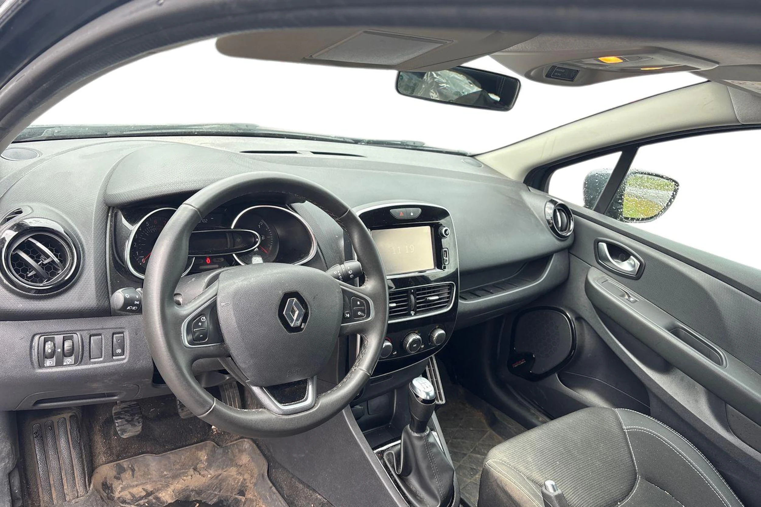 harmaa Renault Clio 2018 kuva 3.