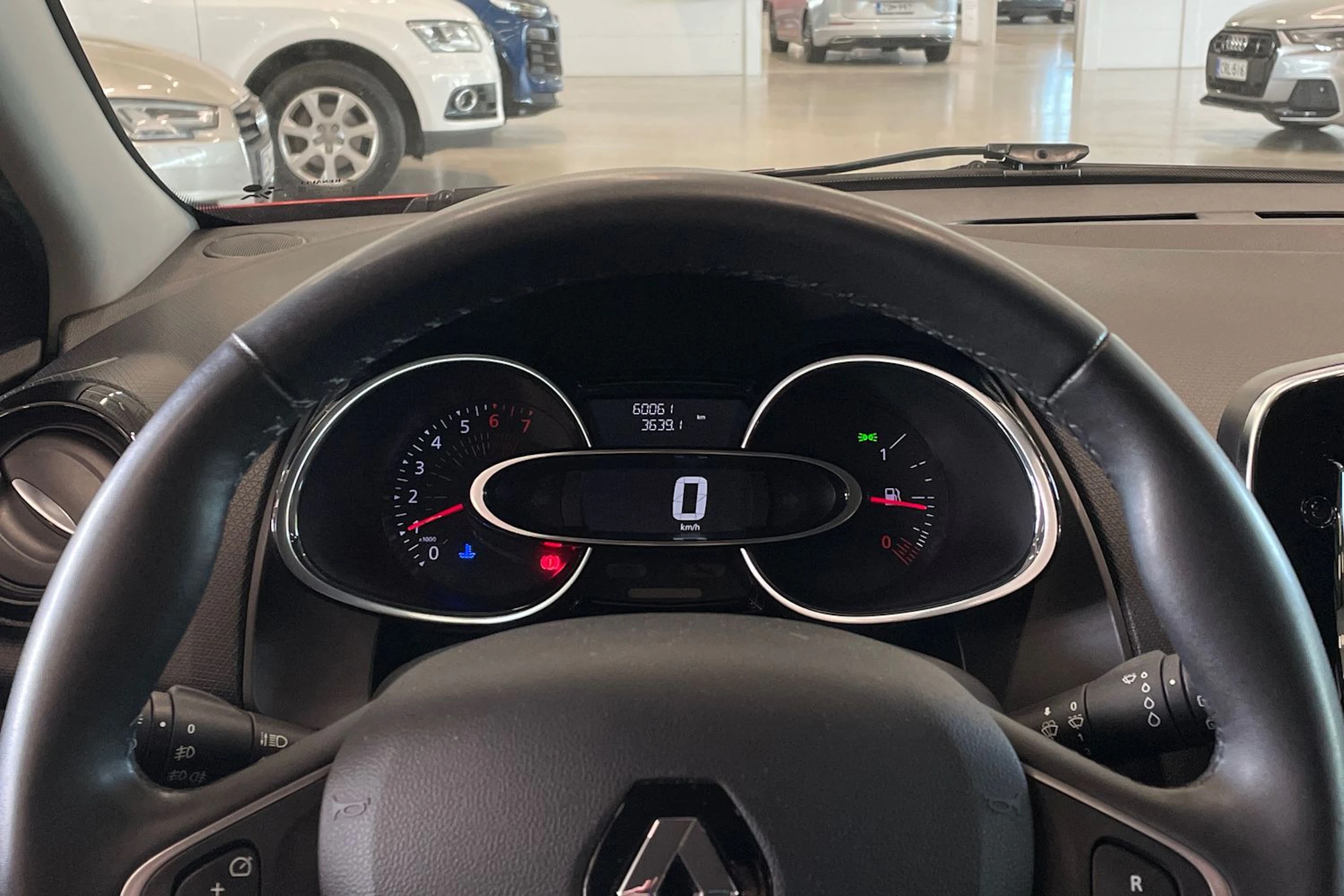 punainen Renault Clio 2019 kuva 13.