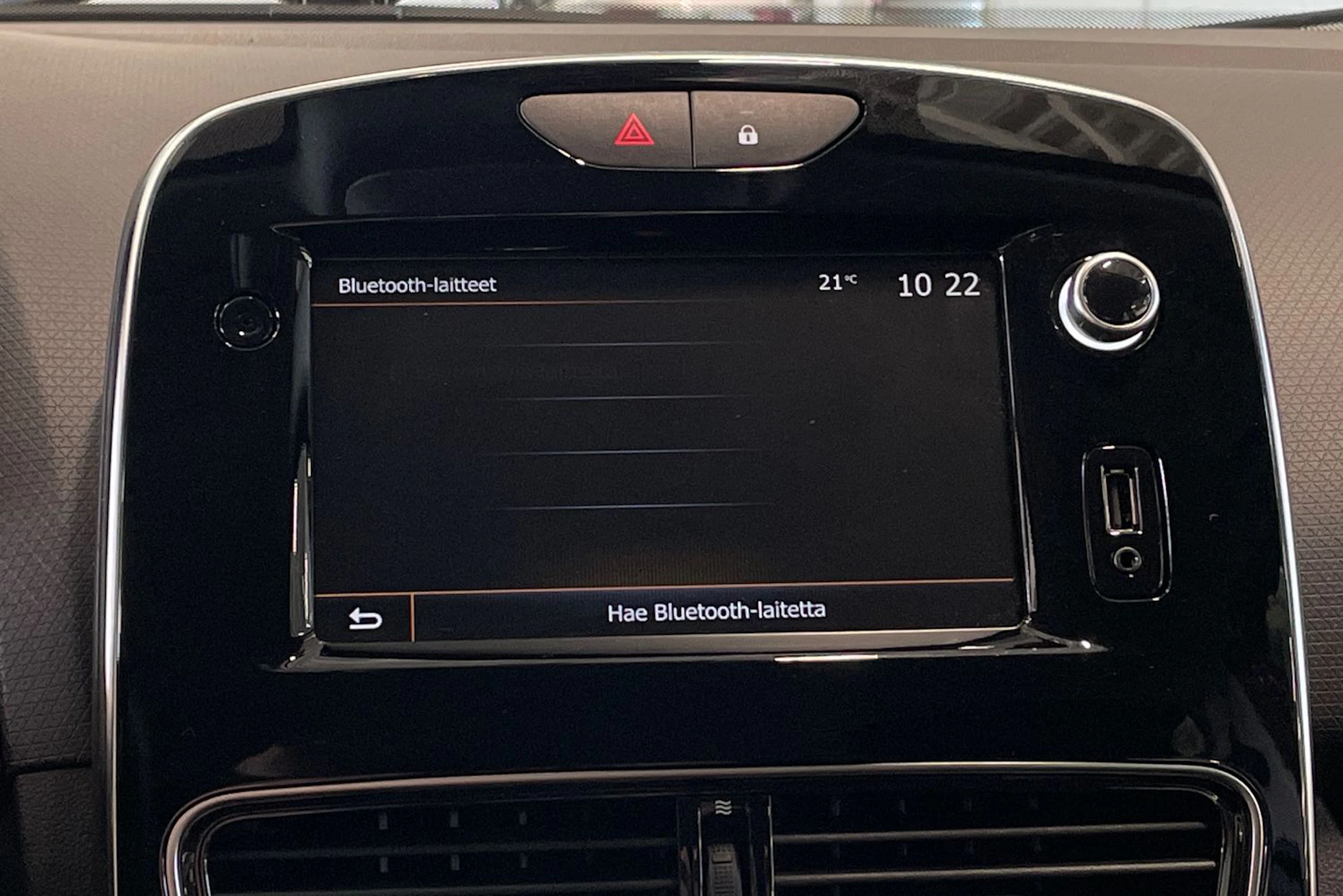 punainen Renault Clio 2019 kuva 17.