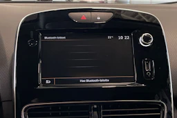punainen Renault Clio 2019 kuva 17.