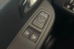 punainen Renault Clio 2019 kuva 22.