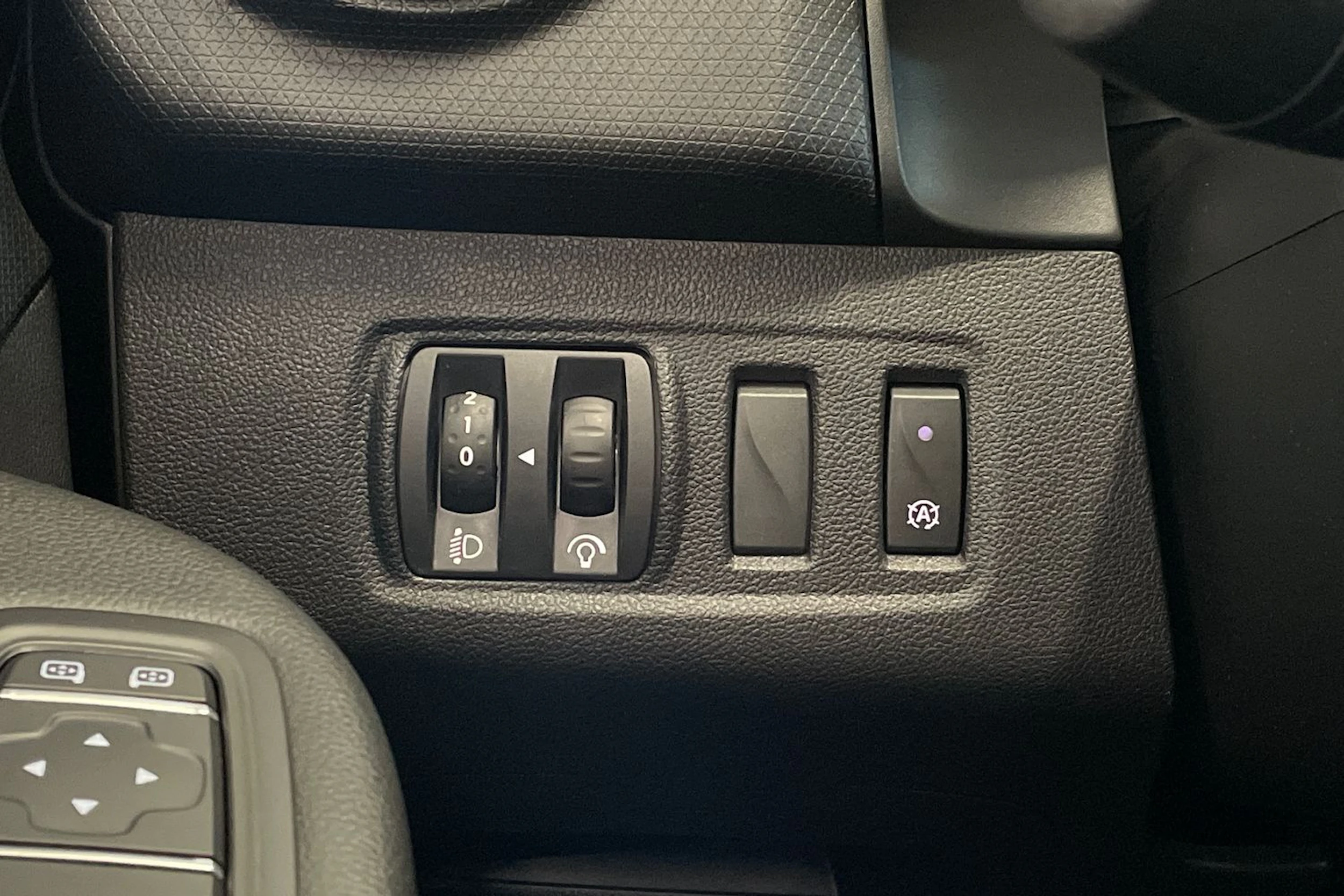 punainen Renault Clio 2019 kuva 23.