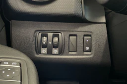 punainen Renault Clio 2019 kuva 23.