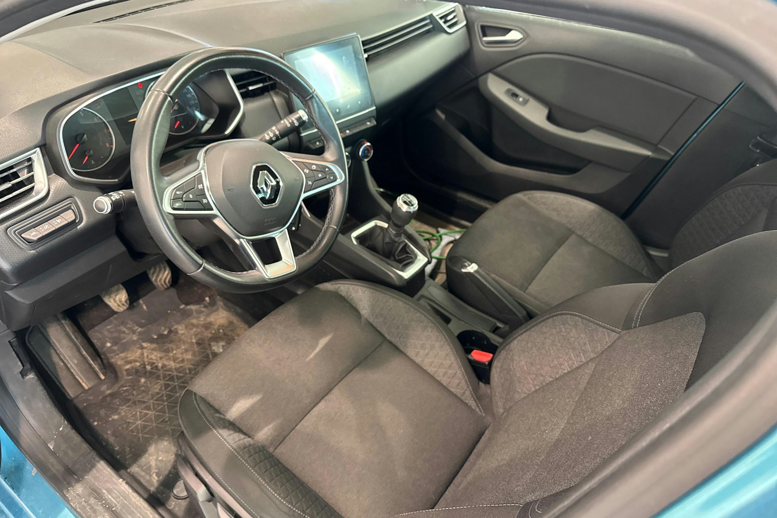 sininen Renault Clio 2019 kuva 3.