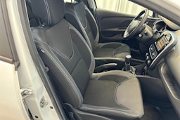 valkoinen Renault Clio 2019 kuva 15.