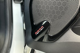 valkoinen Renault Clio 2019 kuva 16.