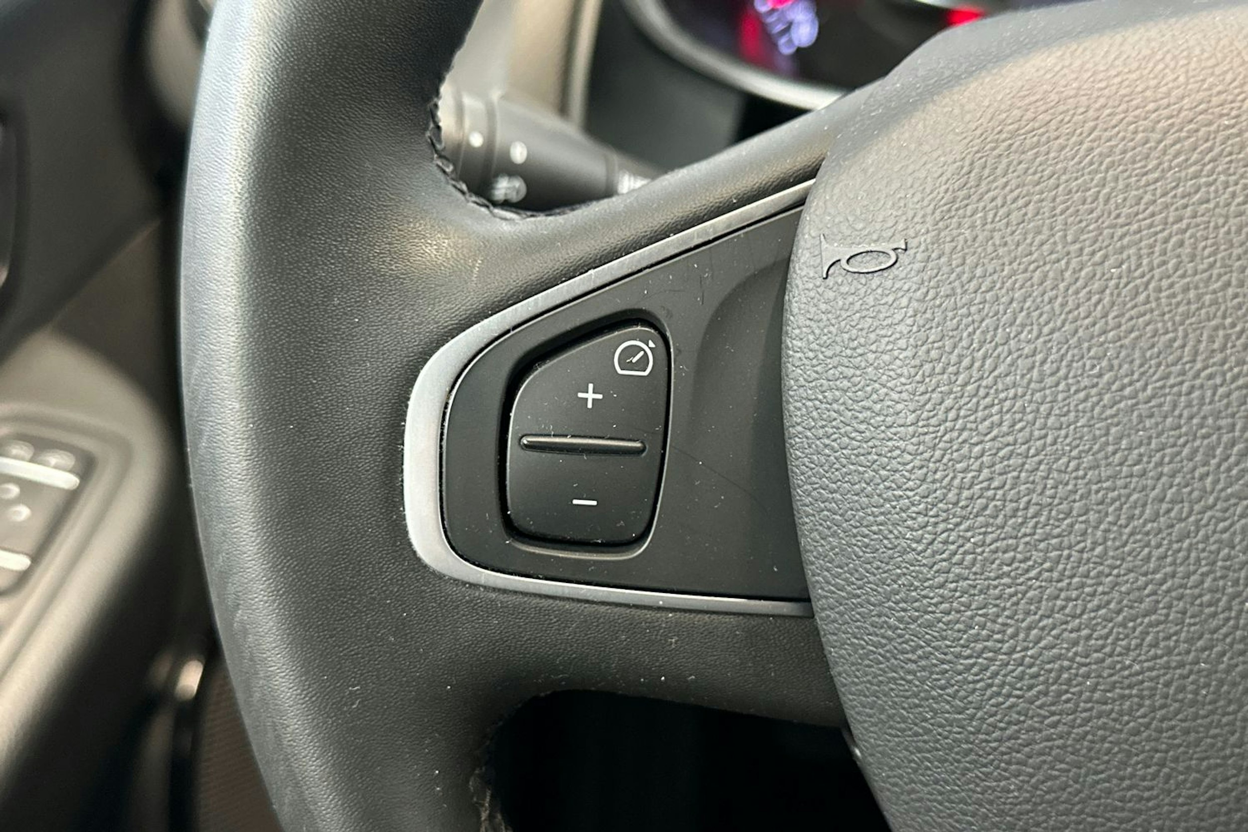 valkoinen Renault Clio 2019 kuva 20.