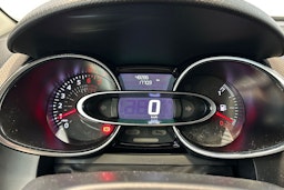 valkoinen Renault Clio 2019 kuva 22.