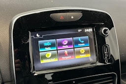 valkoinen Renault Clio 2019 kuva 23.