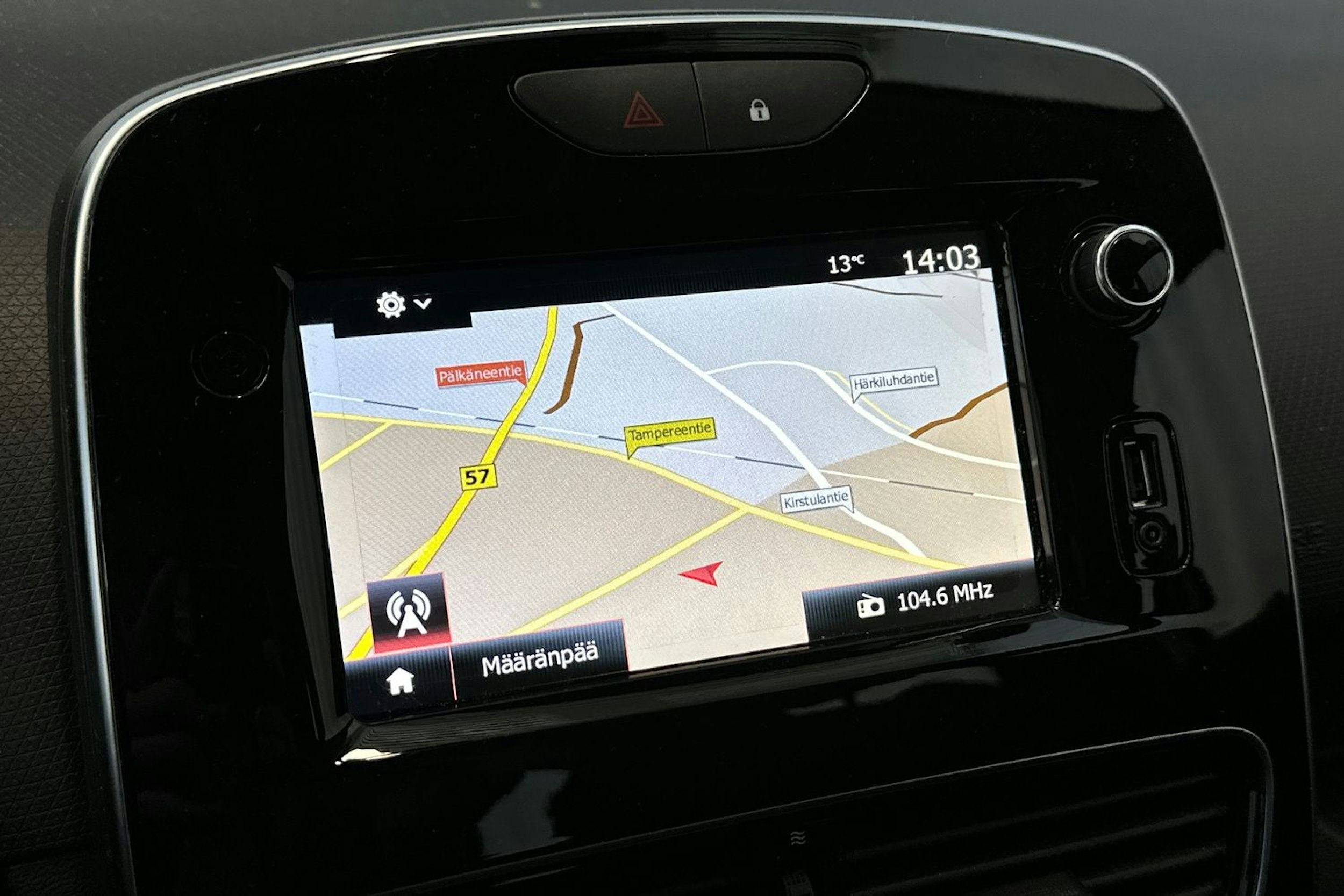 valkoinen Renault Clio 2019 kuva 24.