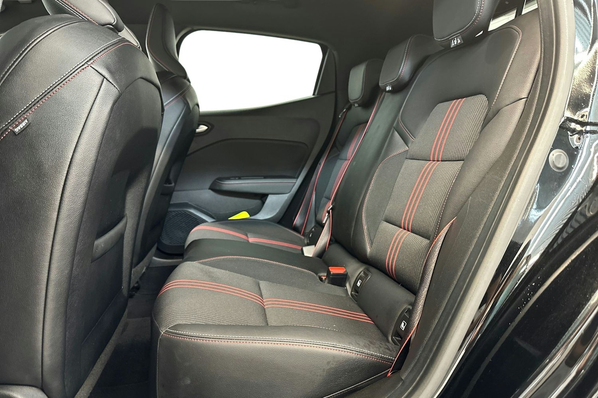musta Renault Clio 2020 kuva 10.