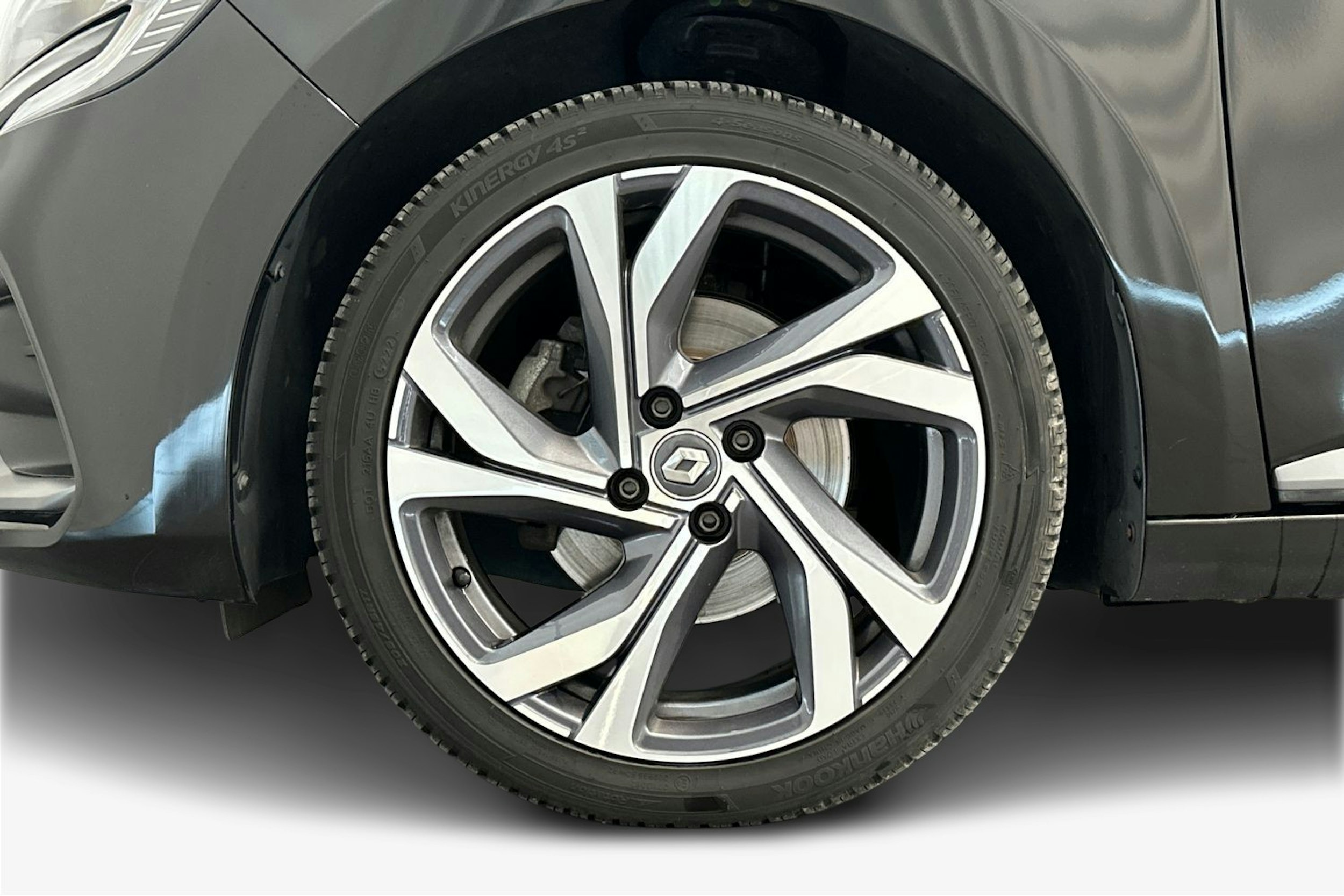 musta Renault Clio 2020 kuva 11.