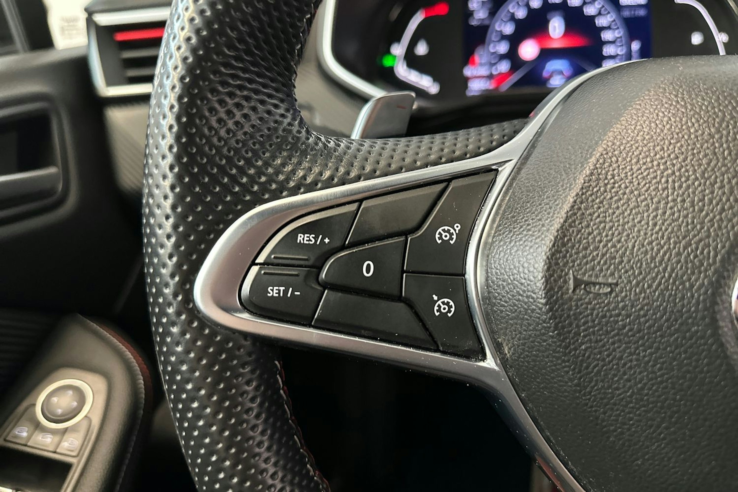 musta Renault Clio 2020 kuva 17.