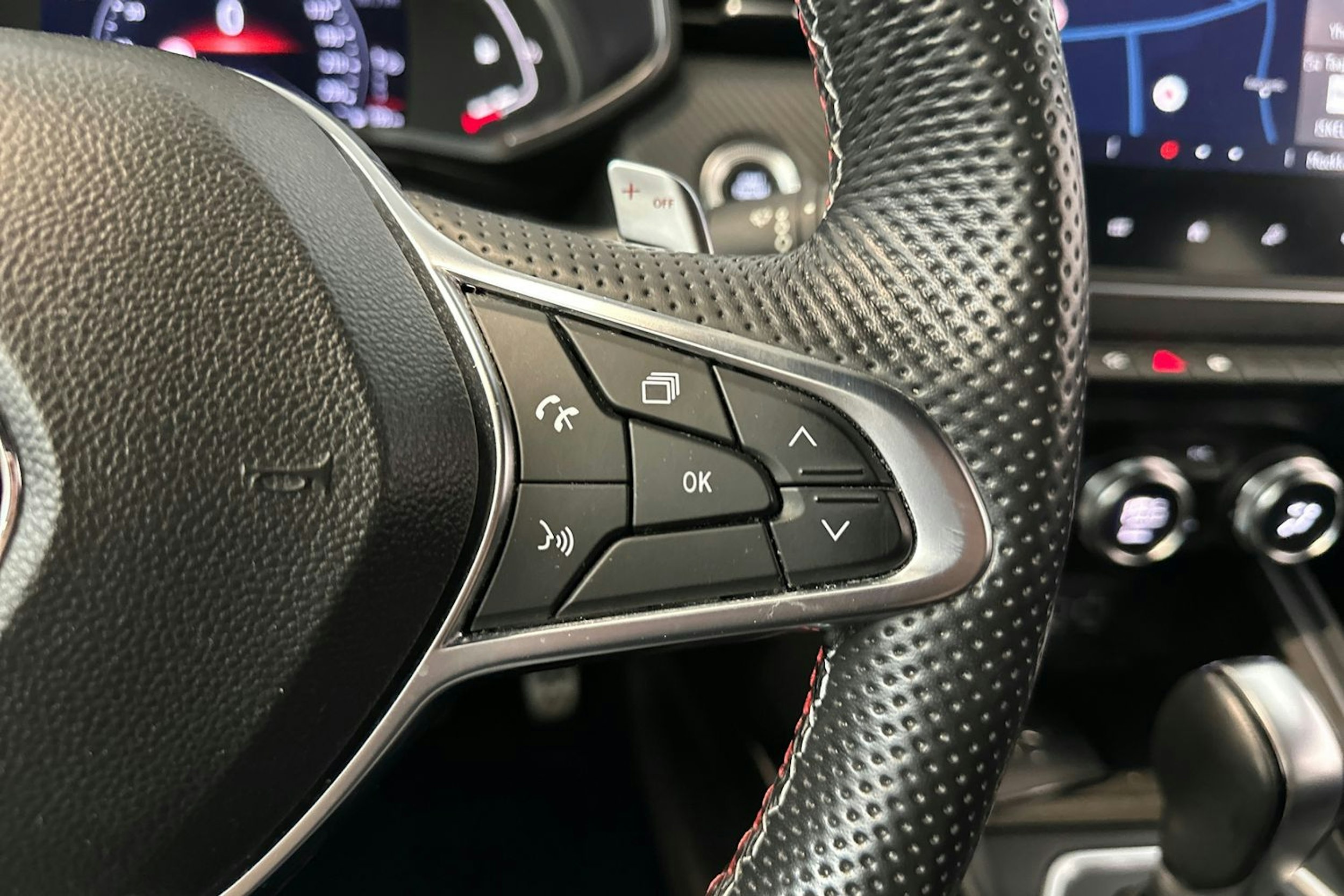musta Renault Clio 2020 kuva 18.