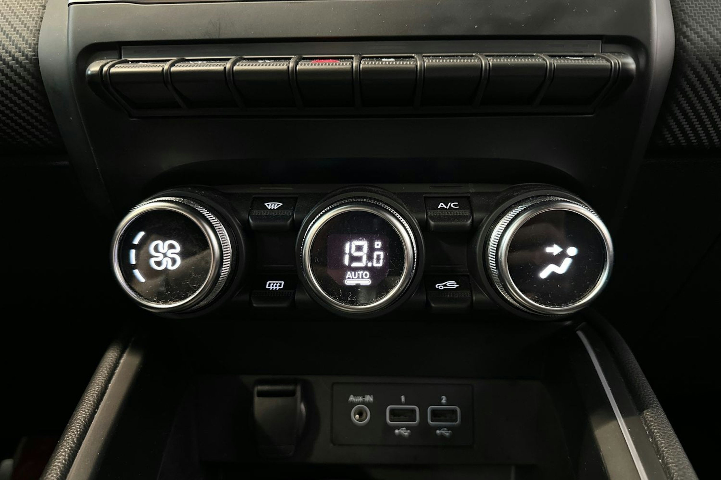 musta Renault Clio 2020 kuva 24.