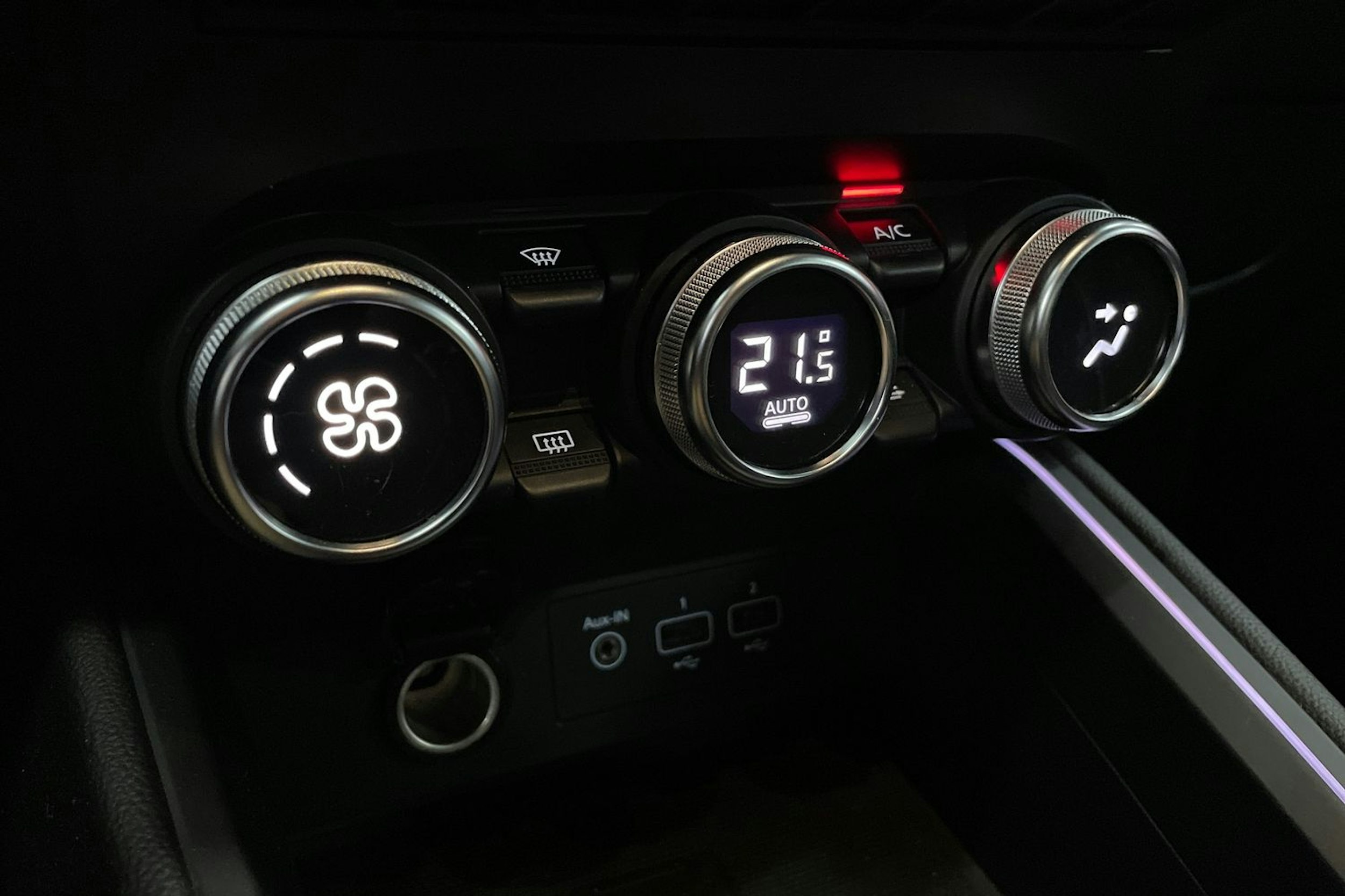 met. sininen Renault Clio 2020 kuva 18.