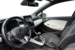 sininen Renault Clio 2020 kuva 3.