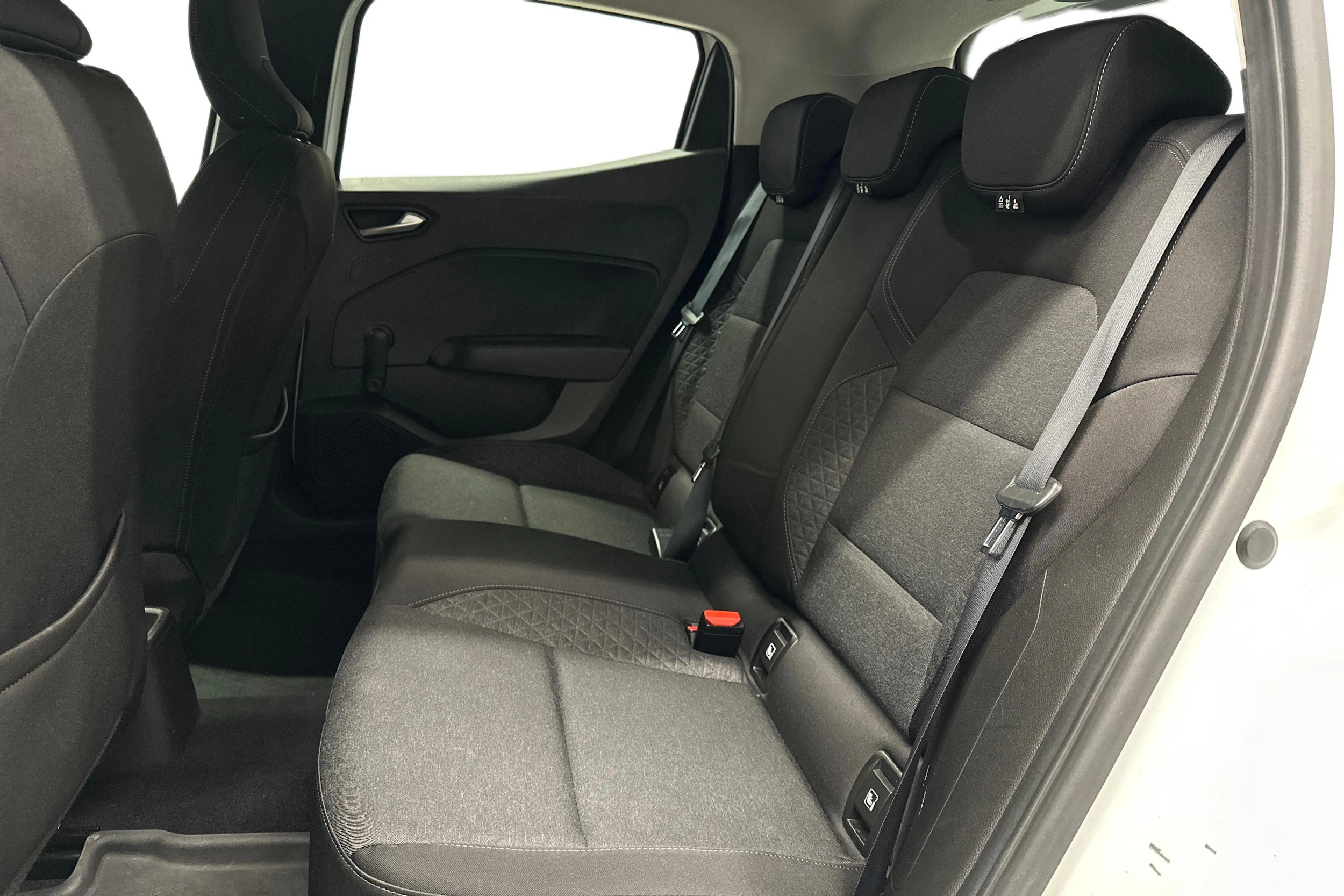 valkoinen Renault Clio 2020 kuva 8.