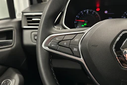 valkoinen Renault Clio 2020 kuva 14.