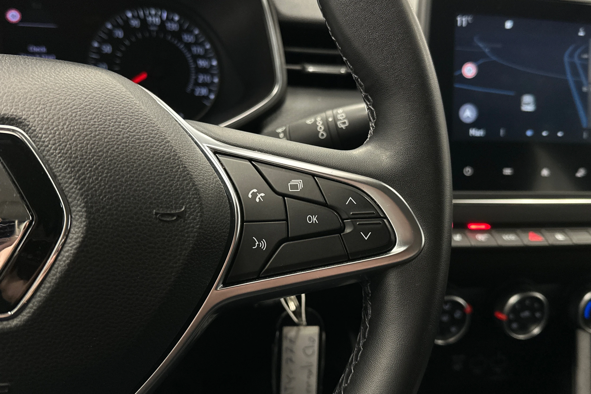 valkoinen Renault Clio 2020 kuva 15.