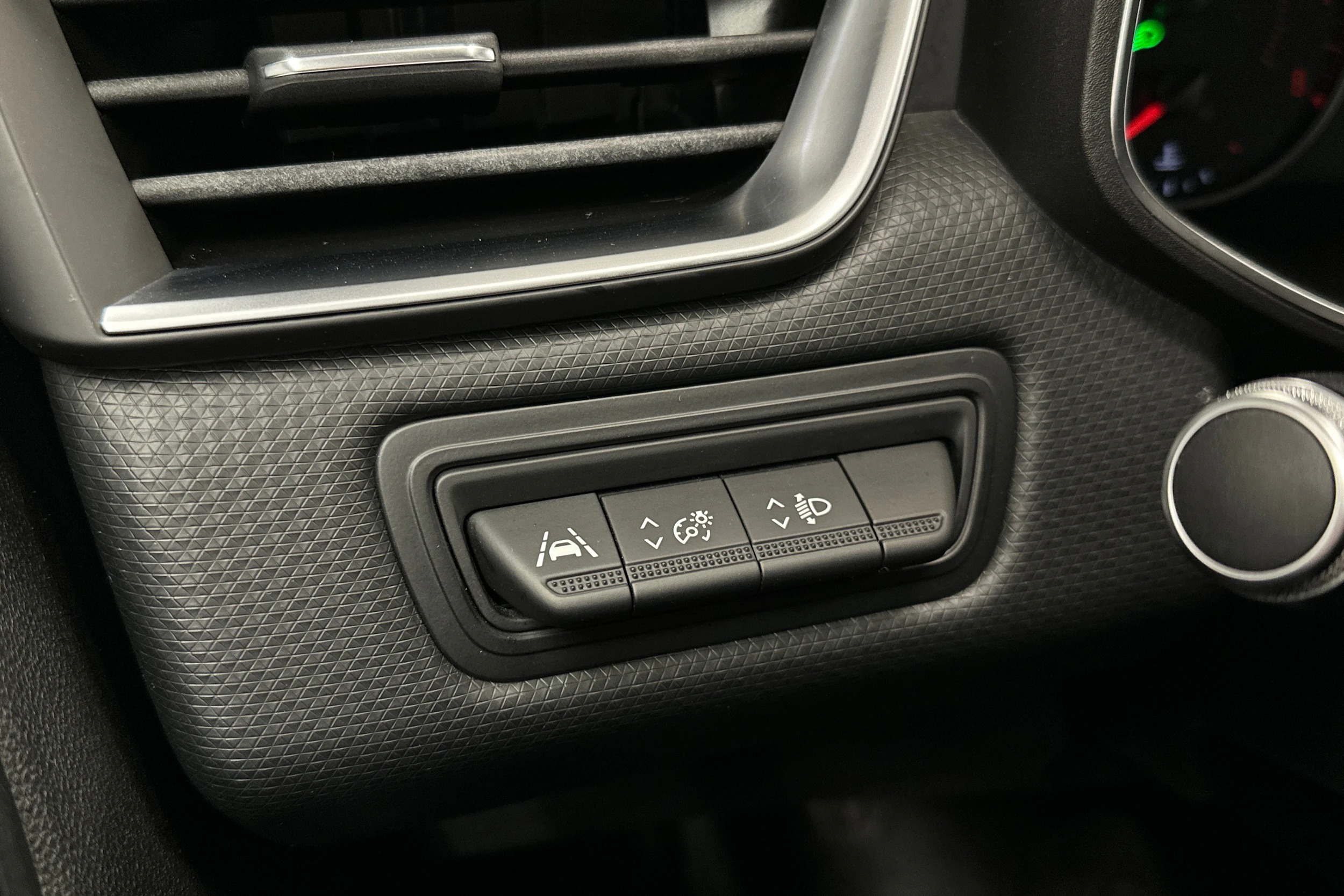 valkoinen Renault Clio 2020 kuva 16.