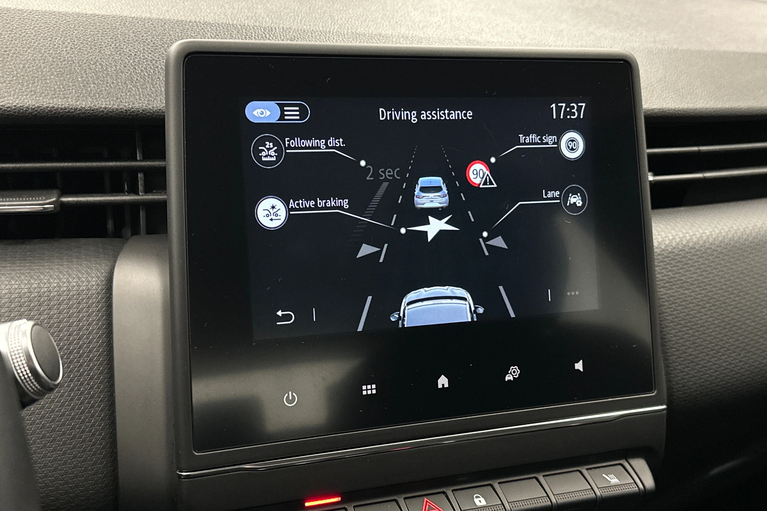 valkoinen Renault Clio 2020 kuva 19.