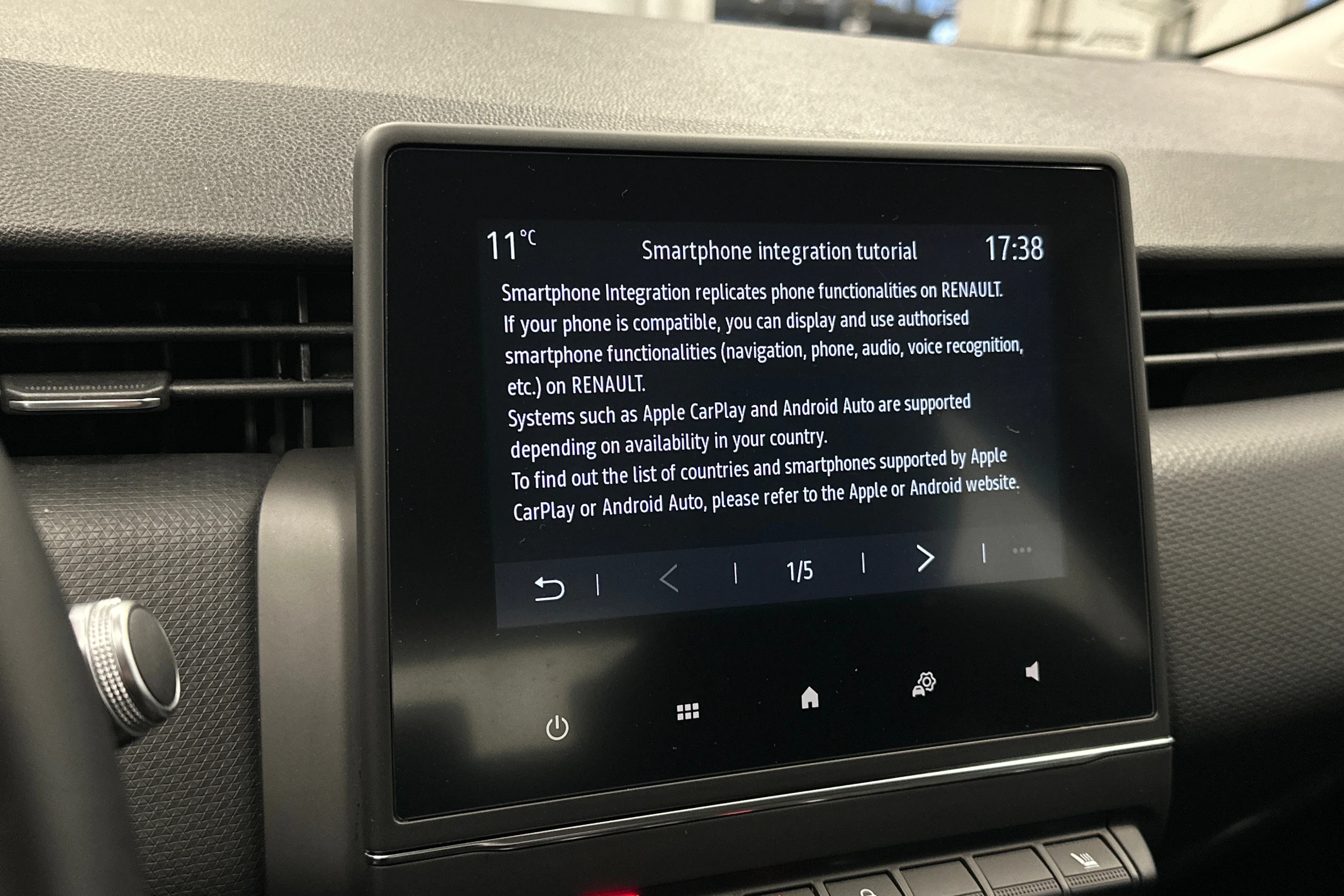 valkoinen Renault Clio 2020 kuva 20.