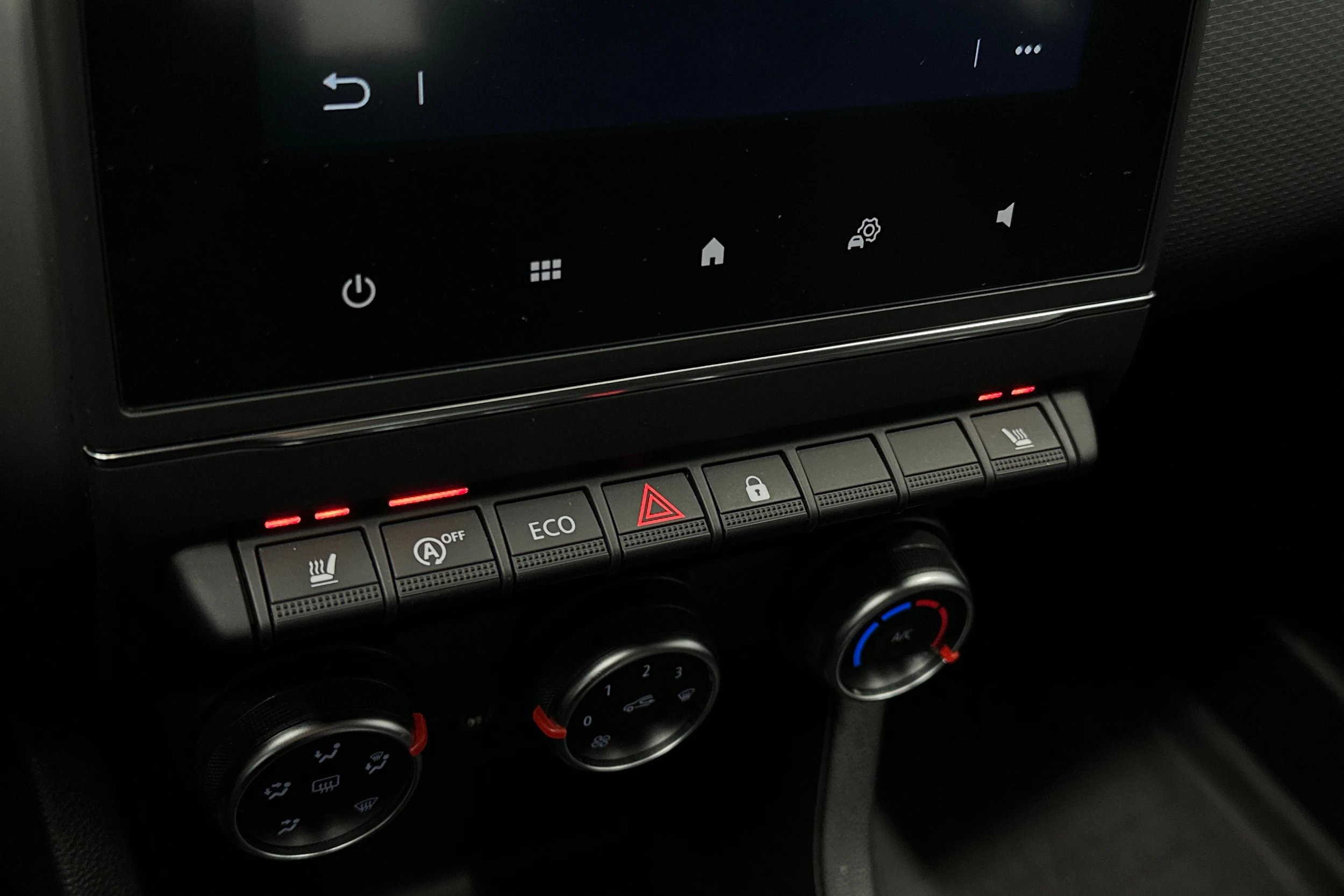 valkoinen Renault Clio 2020 kuva 22.