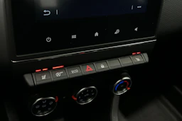 valkoinen Renault Clio 2020 kuva 22.