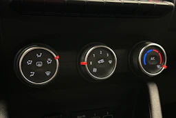 valkoinen Renault Clio 2020 kuva 23.